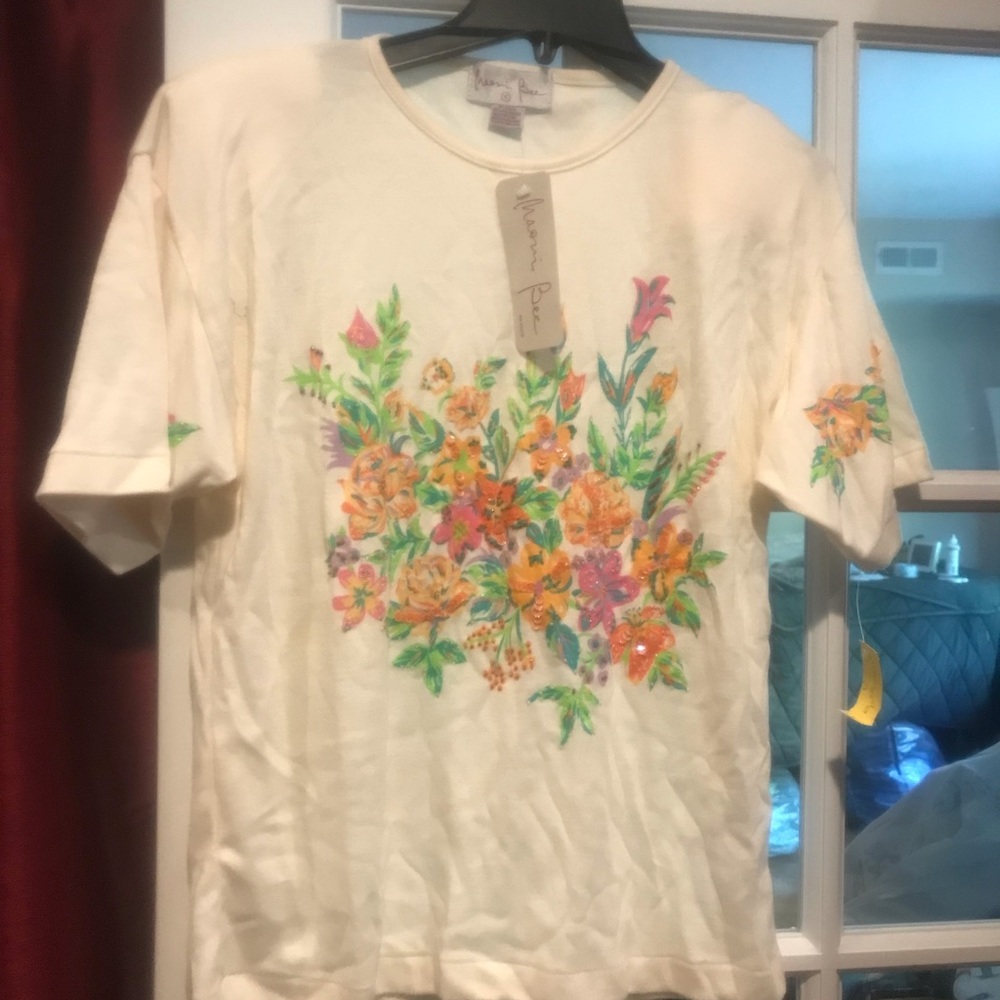 Naomi Bee top